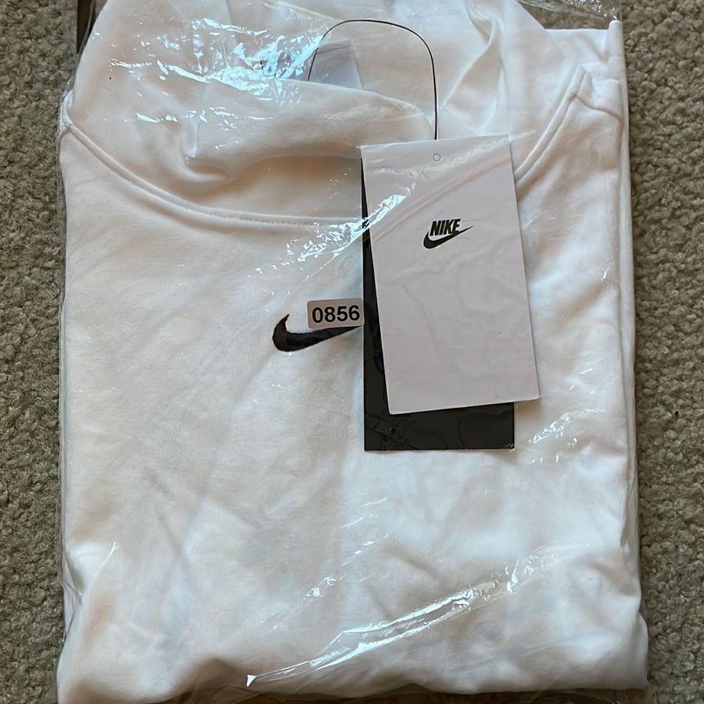 NIKE WMNS SLEEVELESS MOCK TOP WHITE SIZE XL - Picture 9 of 9